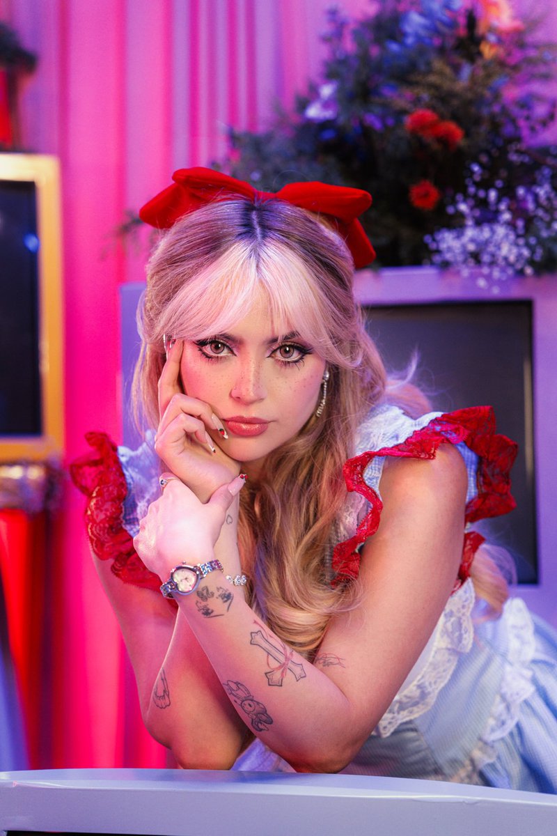 ARI 🍓✨ tweet media