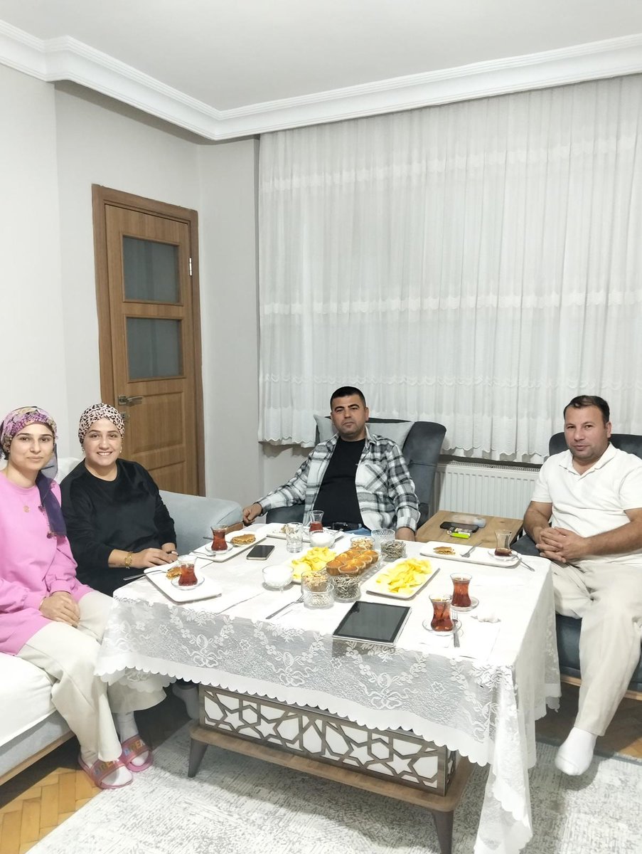 Genel Başkanımız Sayın Devlet Bahçeli’nin talimatları ile “#HayırlıGünlerKomşum” ve “#DerdinDerdimizdir” ziyaretleri kapsamında Belikdüzü  İlçemiz Gürpınar Mahallemizde Yorulmaz ailesini; 

İlçe Yöneticimiz Sn.Yılmaz Yılmaz ve Mahalle Teşkilatımız ziyaret ettiler.

Kendilerine