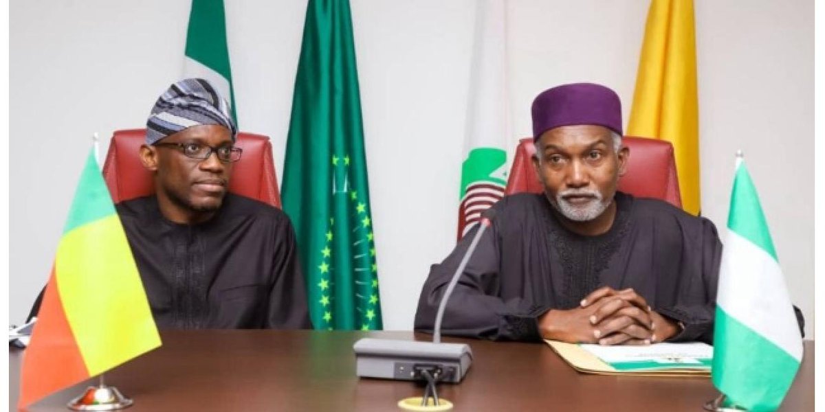 JUST IN: Nigerian and Beninese Foreign Ministers Meet In Abuja, Discuss Failed Coup and Regional Security