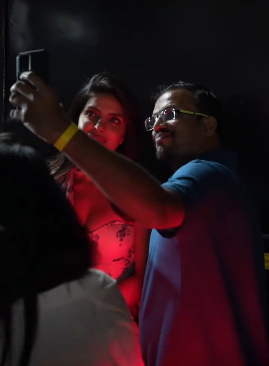 <a href="/TeamPriyanka/">Team Priyanka Chopra Jonas</a> Hey Guys Pls Look Same Pose Na ? 😁 Then In 2018 And Now In 2025 😁😀😃🙈🙈