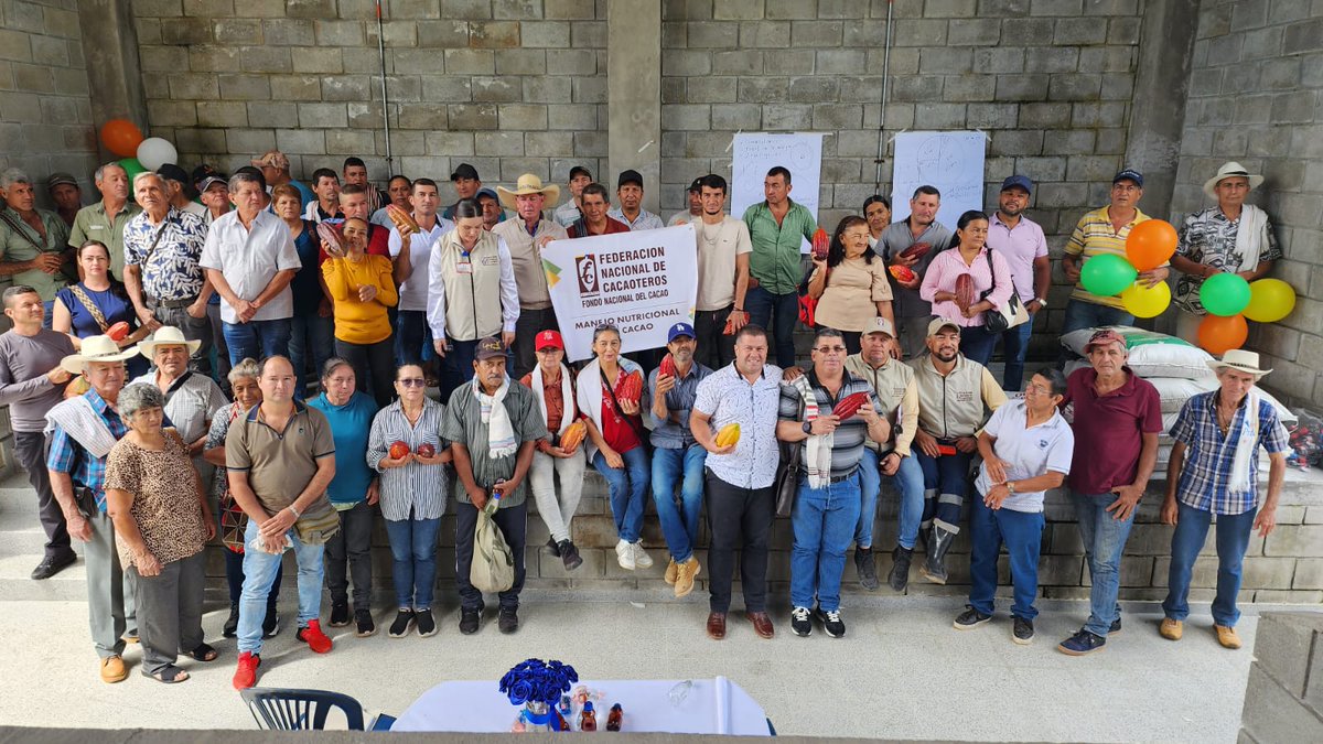 #MásProductividad El Fondo Nacional del Cacao transforma el Oriente de Caldas. ✨ El Plan Nacional de Nutrición impulsa la productividad y la calidad del grano. 👩‍🌾Por eso llegamos a Marquetalia y Victoria: para seguir construyendo un territorio sostenible.💫