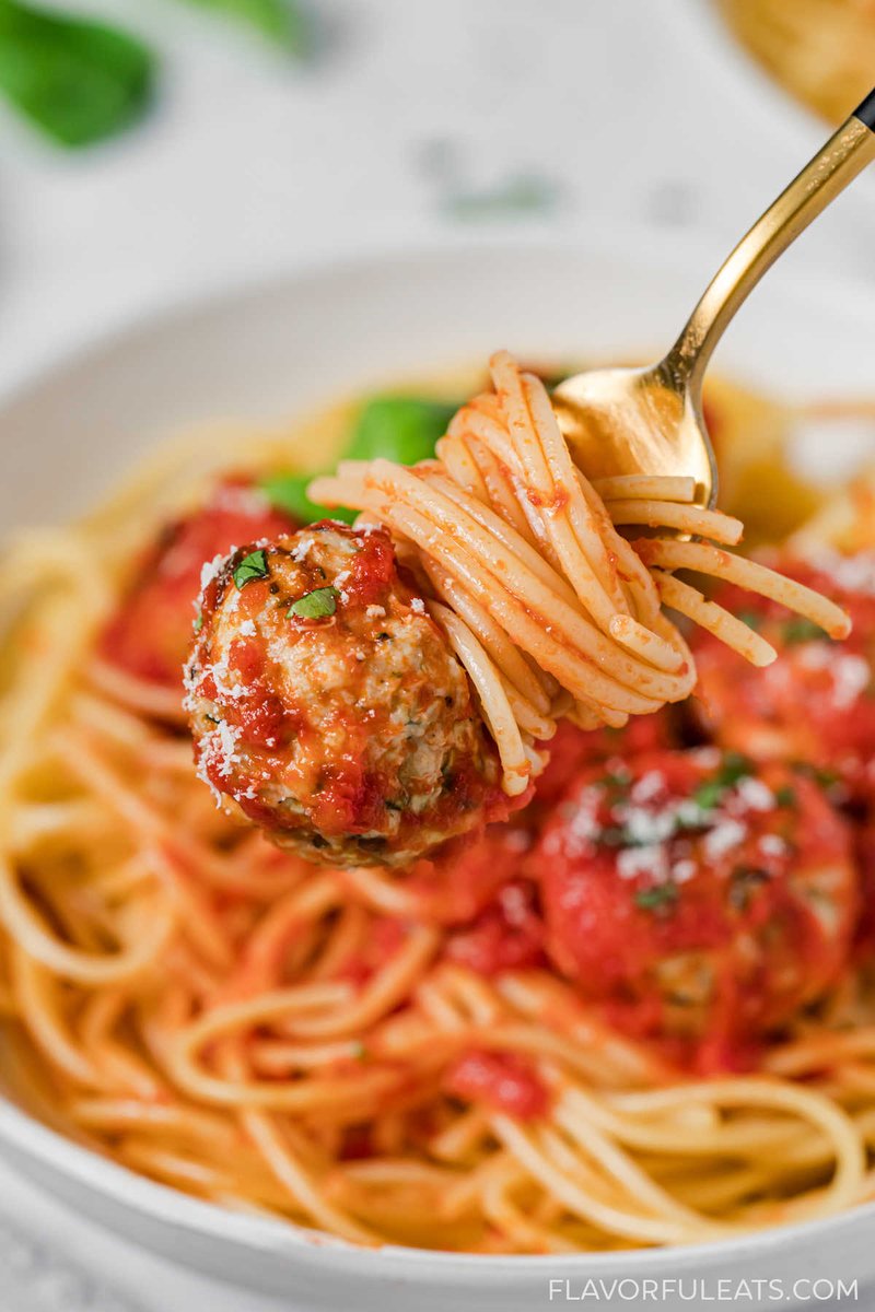 Baked Turkey, Zucchini &amp; Feta Meatballs flavorfuleats.com/baked-turkey-z… 
#meatballs #italianfood #pasta #dinner #zucchini #easyrecipes #dinnerideas #foodie #foodblogger #flavorfuleats #delish