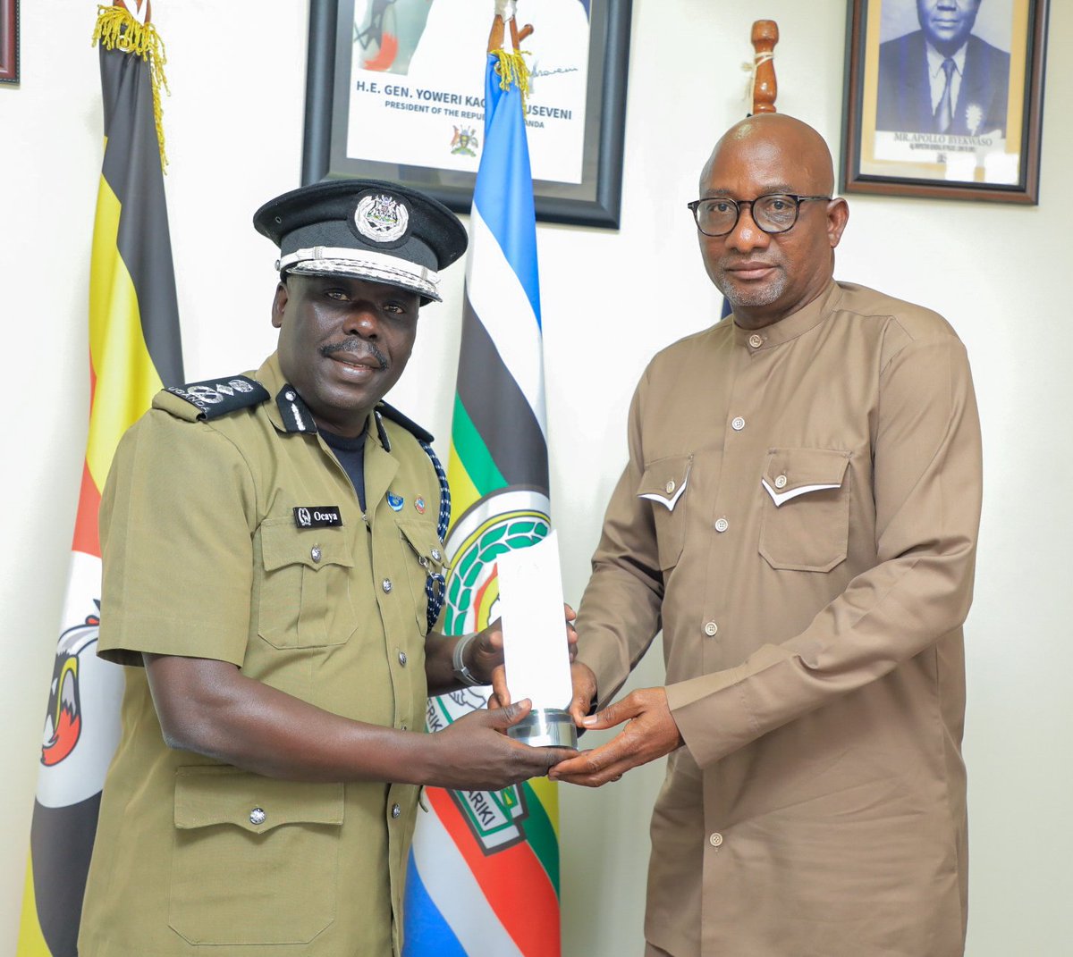 Uganda Police Force tweet media