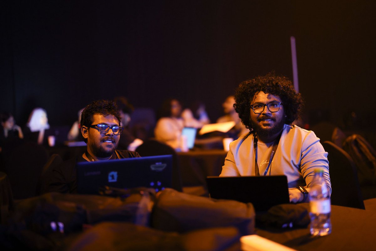 With creativity leading the way, participants have started the fight for the MVR 100K grand prize by creating great pitches at Youth Hack.