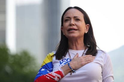 El regreso de María Corina Machado, hoy Premio Nobel de la Paz, es una victoria moral para todos los que creemos y defendemos la vida, la libertad y la propiedad.

La dictadura podrá perseguir, encarcelar o censurar… pero no puede apagar a una líder que inspira a todo un