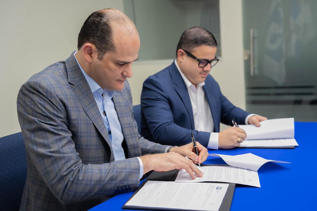 adolfoperezdl's tweet photo. Firmamos un convenio clave con @indocalrd para elevar los estándares de gestión del INABIE. 🤝

Apostamos a procesos más ordenados, medibles y transparentes para avanzar hacia la certificación ISO 9001:2015.

¡El bienestar se construye con calidad! https://t.co/14tenbbfdZ