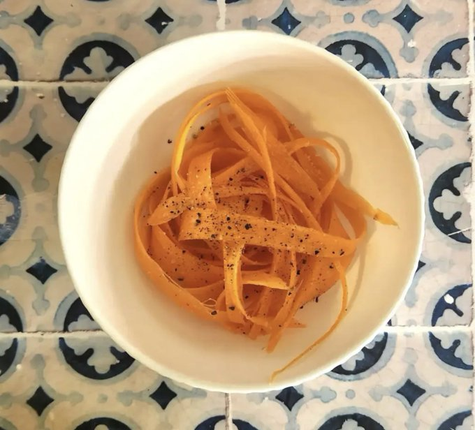 Passo 9: Salada de cenoura de Ray Peat
A cenoura crua contém fibras únicas que se ligam às endotoxinas no intestino, r