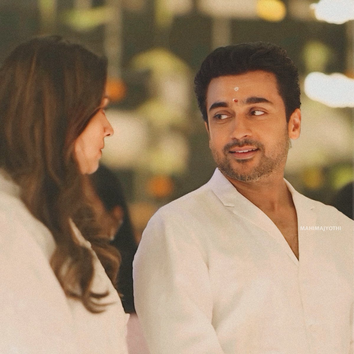 MahimaJyothi's tweet photo. Someone who looks at me like the way he does🔮
Yes, I am lucky🪷🧿♥️
.
.
.
@Suriya_offl #Suriya #Jyothika #SuJyo #Suriya47 https://t.co/u6lzBkhOWZ