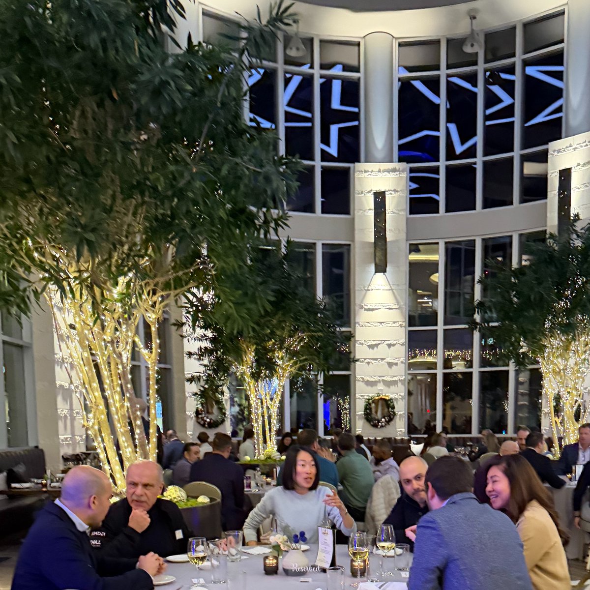 weka's tweet image. ✨ Had a fantastic evening with our partners at @Dell. 

Bringing WEKA + Dell’s AI teams together sparked the kind of real, high-value conversations this industry needs. Exciting things ahead as we build the next-gen AI factories together.