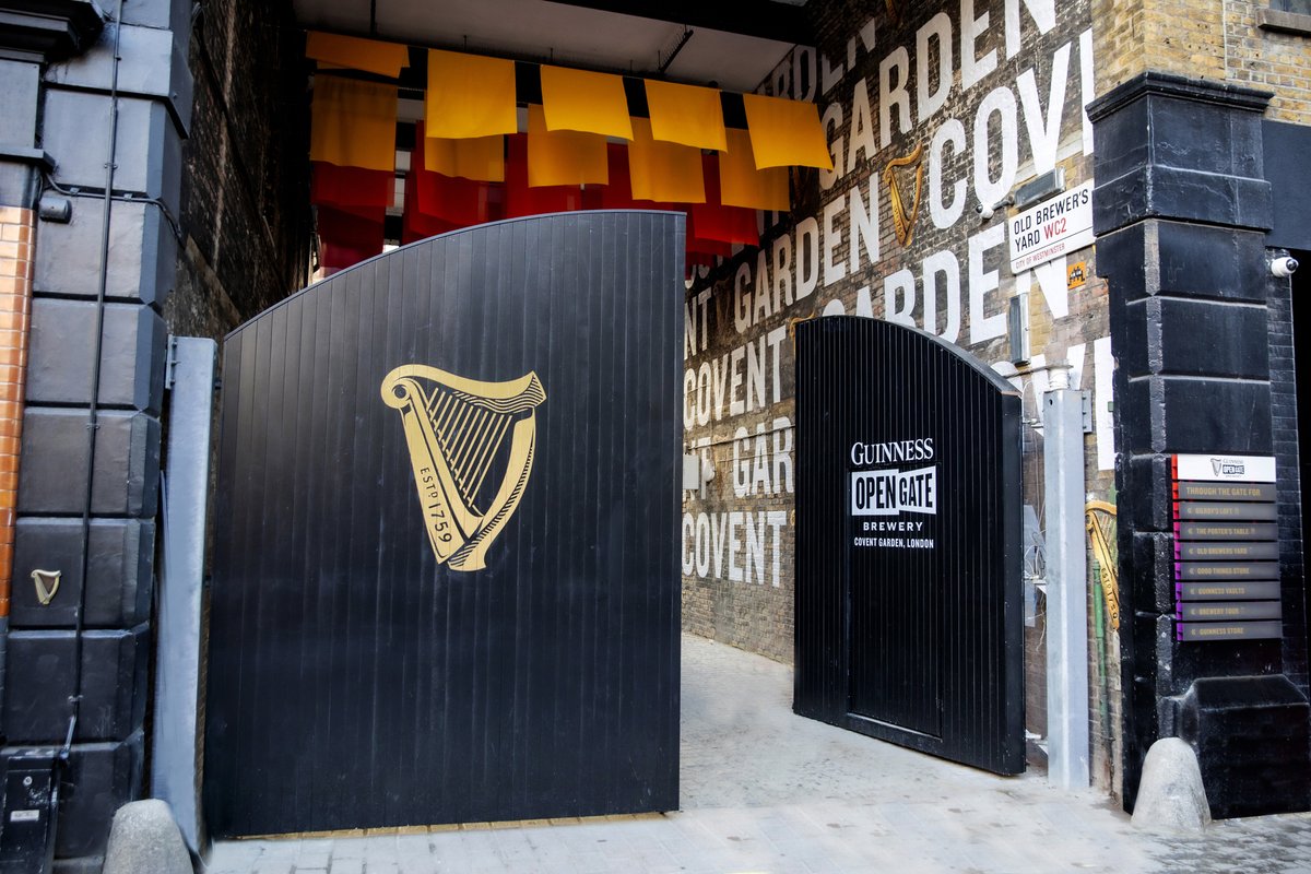 Besteverad's tweet image. Step into Guinness Open Gate Brewery London!  Creative design, playful wayfinding &amp;amp; dynamic retail await. #GuinnessOpenGate #DalzielAndPow #CreativeExperience #besteverad
besteverad.com/dalziel-pow-cr…