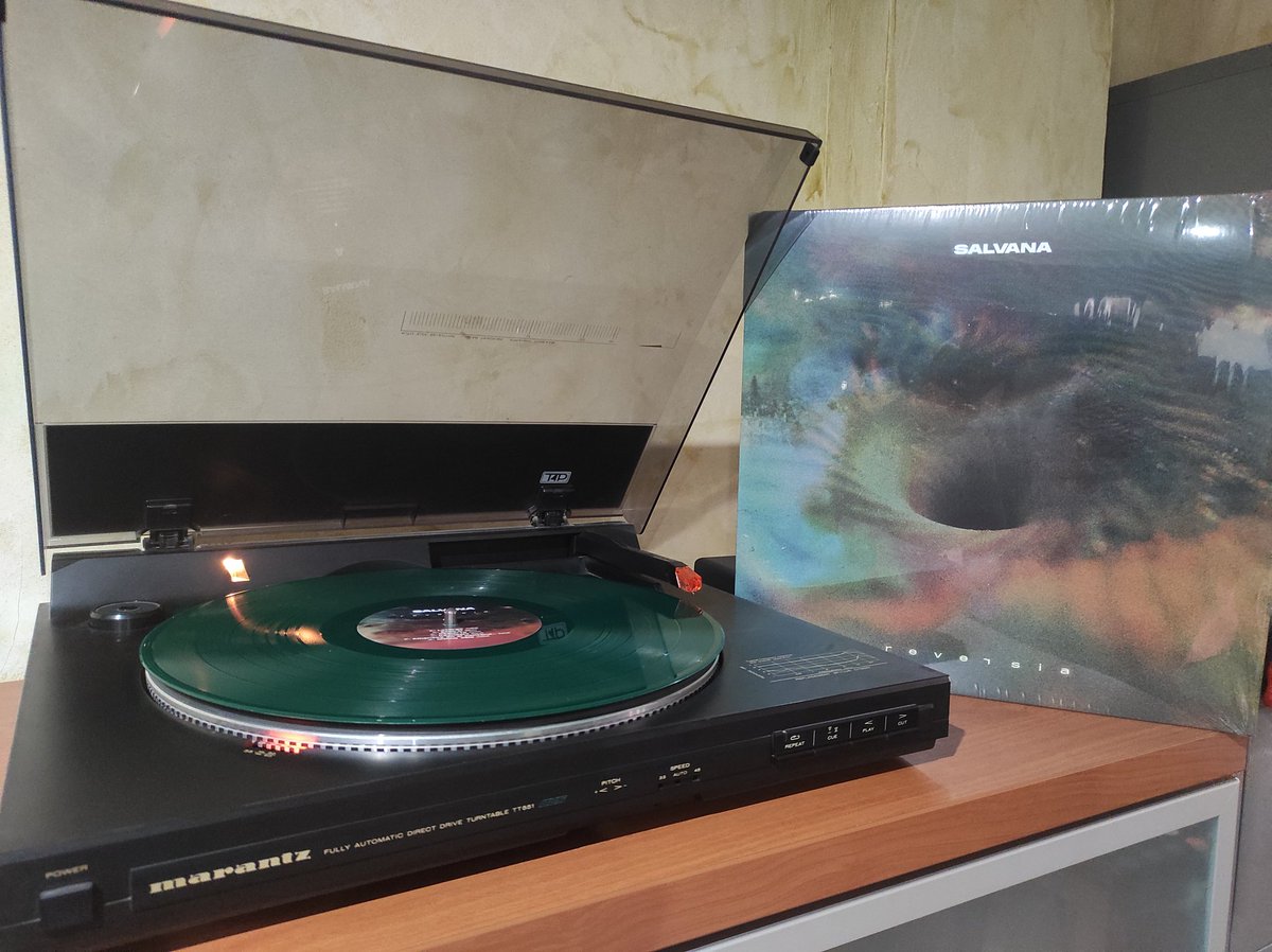 davidmonserrat_'s tweet photo. #reversia (@IM_Records_ 2025) de @salvanamusica és un #discarral guitarrero altament suggestiu 🙌 Disfruta'l amb la #ressenya que li dedico a @musicacronica 👌👇 #salvana #musicacronica #vinil #tocadiscos > https://t.co/9yrEAJZPkv https://t.co/mio5m0KRte