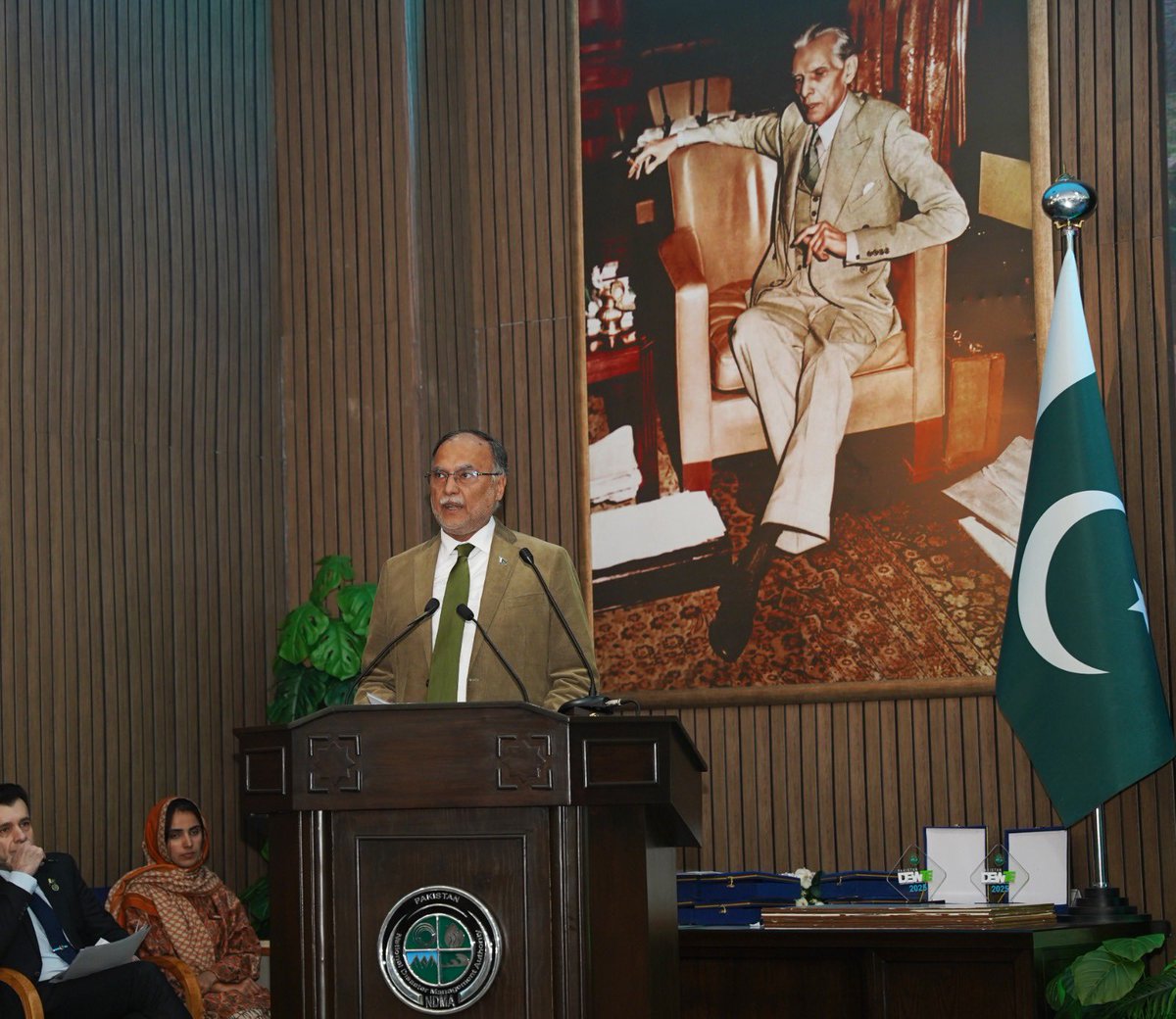 betterpakistan's tweet image. It was a privilege to represent the PM at the closing ceremony of Pakistan’s inaugural Disaster Early Warning Technology Expo—DEWTE 2025, organised by NDMA, Pakistan. The expo was an extraordinary convergence of knowledge and innovation:
• AI models capable of forecasting flash…