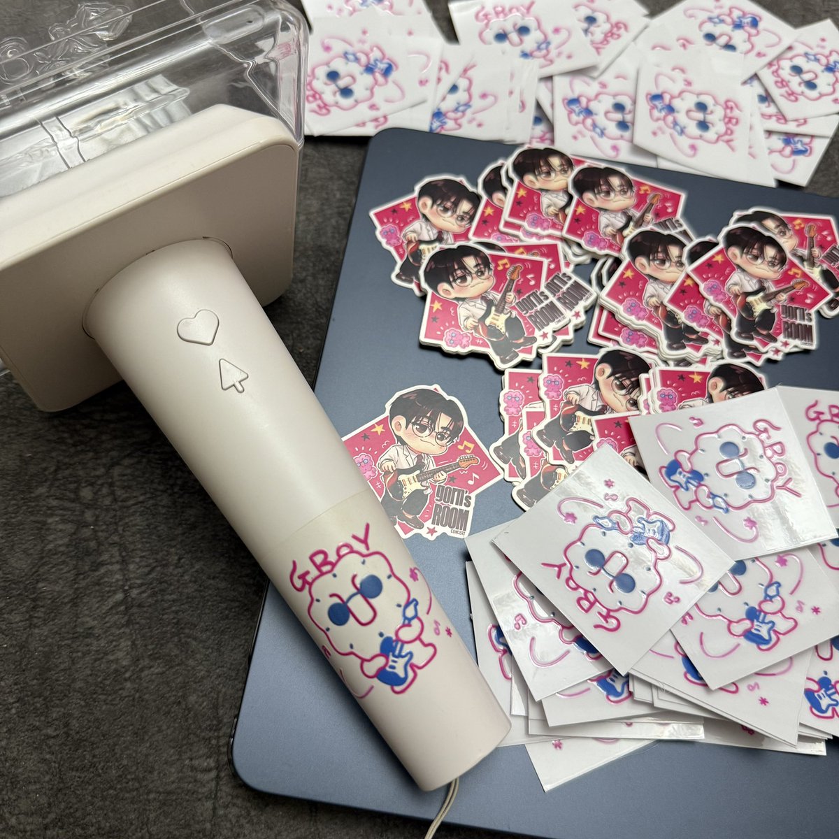 hhgorneyy's tweet photo. special thanks ♡︎
- sticker designed by #botakan and made by #ที่นี่ปริ้น
- sticker UV DTF cms by #bkpxdrawing and made by #รีวิวshinemaker https://t.co/qGEEVyGAMy