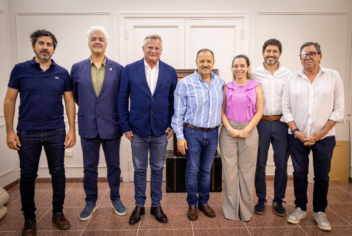 El desarrollo minero en el Valle del Bermejo es clave para seguir fortaleciendo la economía y el crecimiento de nuestra provincia. Hoy nos reunimos con el intendente Luis Orquera y representantes de la empresa canadiense NGEX para avanzar en ese camino.

Me enorgullece que La