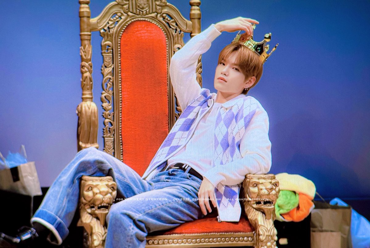 epeisodos_gh's tweet photo. 251211 ㅋㅋㅋ 계자님 😝 #계현 #조계현 #GYEHYEON #베리베리 #VERIVERY https://t.co/Y5eRMqqdDt