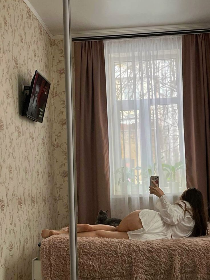 We are all in the gutter, but some of us are looking at the stars.