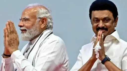 smartmookan's tweet photo. சிறுபான்மையினர் அப்பிஸ்மெண்ட் அரசியலை திராவிட இடது சாரிகள் ஓட்டுக்காக செய்கிறார்கள் என்று சொன்னாலும், ��ந்த தாஜா அரசியலை கிறிஸ்துவர்களும், இஸ்லாமியர்களும் விரும்புகிறார்கள் என்பது தான் உண்மை. ஒட்டுமொத்த அரசியலும் தங்களை சுற்றி நடக்க வேண்டும் என்று வெறியே அவர்களுக்கு இருக்கிறது. அதனால் தான் தங்கள் வாக்குகளை கிட்டத்தட்ட ஆயுதம் போல பயன்படுத்துகிறார்கள்.

எண்ணிக்கை அடிப்படையில் இஸ்லாமியர்களின் வாக்கு வங்கி 6-8% மட்டுமே. கிறிஸ்துவர்களும் கிட்டத்தட்ட அதே எண்ணிக்கை தான். 2011 மக்கள் ��ொகை கணக்கெடுப்பின் படி சிறுபான்மையினர்கள் 13% தான். ஆனால் இங்கு அரசியலே அந்த 13% தை முன்வைத்து தான் நடைபெறுகிறது. இதைத்தான் சிறுபான்மையினரும் விரும்புகிறார்கள்.

அதிமுக ஆட்சியாக இருந்தாலும் அவர்களும் இஸ்லாமிய, கிறிஸ்துவ தாஜா அரசியலை தான் செய்கிறார்கள். ஆனாலும் இவர்கள் ஏன் திமுகவுக்கு மட்டும் வாக்களிக்கிறார்கள். திமுக ஆட்சி தான் வேண்டும் என்று போராடுகிறார்கள். ஏனென்றால் திமுக இந்து மதத்தை எதிர்க்கிறது, தமிழர்கள் இந்துக்கள் இல்லை என்கிறது. அதுவே கிறிஸ்துவர்களை, முஸ்லீம்களையும் தமிழர்கள் என்கிறது. தமிழன் வேறு வடக்கு வேறு என்கிறது. தொடர்ச்சியாக பிரிவினை பேசுகிறது. இன்று திமுகவோடு இருக்கும் அனைத்து கட்சிகளும் இதையெல்லாம் செய்கிறார்கள். அதற்காக தான் ஒட்டுமொத்த கிறிஸ்துவ, இஸ்லாமியர்களும் திமுகவுக்கு மட்டுமே ஓட்டு போட வேண்டும் என்று தெளிவாக இருக்கி���ார்கள்.

இதே தமிழகத்தில் பட்டியிலனத்தவர்களின் ஓட்டு வாங்கி 18%. இஸ்லாமியர்களுக்காகவும், கிறிஸ்துவர்களுக்காகவும் பதறி துடிக்கும் திராவிட இடது சாரி கட்சிகள் , ஒருநாளும் பட்டியிலனத்தவர்களுக்காக துடிப்பதில்லையே. தலித்துகளுக்கு அதிகாரம் கிடைக்க வேண்டும் என்று கேட்பதில்லையே. வெறும் 6-8% இருக்கும் கிறிஸ்துவர்களின் விழாக்களில் கலந்து கொண்டு, அவர்களை தங்கள் கட்சியின் விழாக்களில் மேடையேற்றி, அவர்கள் கேட்பதற்கு முன்பே அனைத்தையும் கொடுத்து, நினைப்பதை எல்லாம் நிறைவேற்றி தந்து,  இந்த ஆட்சியே நீங்கள் போட்ட பிச்சை என்று காலில் விழும் கட்சிகள், பட்டியிலினத்தவர்களை காலில் போட்டு மிதிக்கின்றனர்.

பட்டியினத்தவர்களை விடவும் குறைவான எண்ணிக்கை கொண்ட சமுதாயமான வன்னியர் சமூகத்துக்கு கிடைத்த, கிடைக்கின்ற முக்கியத்துவம், அரசியல் அதிகாரம் கூட இதுவரை பட்டியிலனத்தவர்களுக்கு கிடைப்பதில்லை என்பதில் இருந்தே இதில் உள்ள அரசியலை தெரிந்து கொள்ளலாம்.

5% வாக்கு வாங்கி கொண்ட பாட்டாளி மக்கள் கட்சி சட்டமன்ற தேர்தலில் 25 இடங்களை கேட்டு பெறுகிறது. பாராளுமன்ற தேர்தலில் 6 இடங்களை பெறுகிறது. ஆளும்கட்சியில் இருந்தால் கூட்டணி அமைச்சரவையில் கேபினெட் அந்தஸ்து அமைச்சர் பொறுப்பு பெறுகிறது. அதைவிட குறைவான எண்ணிக்கை கொண்ட சமூகங்கள் கூட அரசியல் அதிகாரம் பெற தவறுவதில்லை.

ஆனால் பெரும் எண்ணிக்கையிலான பட்டியலின சமூகத்தின் தலைவரான திருமா இதில் பாதியை கூட கேட்டு பெறுவதில்லை. இன்னும் கொடி ஏற்றுவதற்கு போராடுவதாக சொல்கிறார் என்றால் தவறு யார் மீது. பட்டியலின மக்களின் ஓட்டுகள் சிதறுகின்றன என்பது உண்மை தான். இது எல்லா சமூகத்துக்கும் பொருந்தும்.

இன்று பெரும் எண்ணிக்கையிலான பட்டியலின மக்கள் திமுகவை ஆதரிக்க, திமுகவுக்கு ஓட்டு போட திருமா தான் ஒரே காரணம். ஆனால் பட்டியலின மக்கள் எந்த அதிகாரத்தையும் பெற்று விடக்கூடாது என்பதில் தான் திருமா கவனமாக இருக்கிறார்.

அப்படியா��ால் இந்த கட்சிகளின் எண்ணம் ஒன்று தான். எந்த காரணம் கொண்டும் பட்டியிலினத்தவர்கள் அரசியல் அதிகாரம் பெற்றுவிடக்கூடாது என்பது தான் அது. அதற்காக தான் சிறுபான்மையினத்தவர்களை காண்பித்து அவர்களுக்கு ஏதோ மிகப்பெரிய பிரச்சினை இருப்பதை போல காண்பித்து ஒட்டுமொத்த கவனத்தையும் அவர்கள் மீது திருப்பி, பட்டியிலினத்தவர்களை எந்த வித அரசியல் அதிகாரமும் கிடைக்காமல் வைத்திருக்கிறார்கள். எந��த விதத்திலும் அவர்களை முன்னேறாமல் பார்த்துக் கொள்வது தான் இவர்களது திட்டம். அதற்கு வசதியாக தலித் எதிரியாக இங்குள்ள பெரும்பான்மை சமூகங்களையே கட்டமைத்து விடுகிறது. மேலும் இந்து மதமும், இந்துக்களும் தான் பட்டியிலினத்தவர்களின் எதிரி என்று தொடர்ச்சியாக பிரச்சாரம் செய்கிறார்கள்.

காரணம் அந்த 18% தலித் மக்கள் தான் மதம் மாற்ற கும்பலின் டார்கெட். அவர்கள் எப்போதும் ஏழ்மை நிலையில் இருந்தால் தான், இவர்களின் நோக்கம் நிறைவேறும். அவர்களுக்கு என்றுமே அரசியல் அதிகாரம் கிடைக்காமல் இருந்தால் தான் அவர்கள் மதம் மாறுவார்கள். இந்து மதம் தான் அவர்கள���ன் எதிரி என்று தொடர்ச்சியாக பிரச்சாரம் செய்தால் தான், அவர்கள் மாற்று மதங்களுக்கு செல்வார்கள்.

இன்று திருமாவளவனை கிறிஸ்துவ இஸ்லாமிய இயக்கங்கள் தூக்கி பிடிக்க காரணம், பட்டியலின மக்களை இந்து மதத்திலிருந்து வெளியேற்றும் வேலையை திருமா தலைமையேற்று நடத்துகிறார். இந்து மதத்தை, சனாதன தர்மத்தை அழிப்பேன் என்று வெளிப்படையாக சொல்கிறார்.

எல்லா புள்ளிகளையும் இணைத்து பார்த்தால் இவர்���ளின் பிரம்மாண்ட திட்டத்தை புரிந்து கொள்ளலாம்.

சிறுபான்மையினர் தாஜா அரசியல் என்பது வெறும் ஓட்டுக்காக மட்டும் அல்ல.

சிறுபான்மையினருக்கான தலித் மக்களும், தலித் செயல்பாட்டாளர்களும் குரல் கொடுப்பார்கள். ஆனால் அதுவே பட்டியலின மக்கள் பாதிக்கப்பட்டால் எந்த சிறுபான்மை சமூகமும் வரமாட்டார்கள்.  ஏனென்றால் தலித் மக்கள் பாதிக்கப்படுவதே திராவிட அரசியலால் தான். அவர்கள் பாதிக்கப்படவேண்டும், ஒடுக்கப்படவேண்டும், அவர்கள் உரிமைகள் பறிக்கப்படவேண்டும் அப்போது தான் அவர்களை மாற்று மதம் நோக்கி திருப்ப முடியும்.

இந்த அரசியல் தான் தமிழகத்தில் நடந்து கொண்டிருக்கிறது. யாரெல்லாம் இங்கே இந்து மத எதிர்ப்பு பேசுகிறார்களோ அவர்கள் அனைவரும் பட்டியலின மக்களின் எதிரியாக தான் இங்கே பார்க்கப்பட வேண்டும்.

பாஜகவை பட்டியலின மக்களின் எதிரியாக கட்டமைக்க இங்கு தீவிர முயற்சிகள் நடக்கிறது. ஆனால் இந்தியா முழுவதிலும் பட்டியலின மக்கள் அரசியல் அதிகாரம் பெறுவது பாஜக ஆட்சியில் தான். சமூகநீதிக்கே பிறப்பிடம் என்று சொல்��க்கூடிய தமிழகத்தில் பட்டியலின தலைவர்களுக்கு முக்கியத்துவம் வாய்ந்த அமைச்சர் பதவி கூட கிடைப்பதில்லை. ஆனால் பாஜக பட்டியிலினத்தை சேர்ந்தவர்களை முதல்வர்களாகவே ஆக்கிவிட்டது. தமிழகத்திலும் பட்டியிலினத்தவர்களுக்கு அதிகாரம் கிடைக்கவும், பட்டியிலினத்தை சேர்ந்தவர் முதல்வர் ஆகவும் முடியும் என்றால் அது பாஜக ஆட்சியில் தான் சாத்தியமாகும். இது அப்பட்டமான உண்மை.

இடைநிலை சாதிகளும், பட்டியிலான வாக்குகளும் ஒன்று சேர்ந்தால் சிறுபான்மை வாக்கு வங்கி இல்லாமலே ஆட்சிக்கு வர முடியும் என்பதை ஜெயலிலதா சாதித்து காட்டியிருக்கிறார். தேசிய அளவில் உத்தரபிரதேச மாநிலத்தில் இந்த பார்முலா ஜெயித்திருக்கிறது. ஜெ அவர்கள் பட்டியிலன தலைவர்களுக்கு கொடுத்த அரசியல் அதிகாரத்தை கூட திமுகவால் தரமுடியவில்லை என்பது தான் இங்கே நாம் புரிந்து கொள்ளவேண்டியது.

மேலும் தலித் மக்கள் அ��சியல் அதிகாரம் பற்றி எந்த கேள்வியும் கேட்காமல் இருப்பதற்கு தான், கருவறையில் உள்ளே விடுவார்களா என்று கேள்வி கேட்டு மடை மாற்றுகிறார்கள். அதாவது அமைச்சர், துணை முதல்வர், முதலமைச்சர் பதவியை விடவும், கோயில் கருவறையில் நுழைவது தான் முக்கியம் என்று பட்டியலின மக்களை நம்ப வைத்திருக்கிறார்கள். அதற்கு காரணம் அவர்களுக்கு அரசியல் அதிகாரம் கிடைத்து விடக்கூடாது என்பதால் தான்.

எனவே சிறு���ான்மையினருக்கு முக்கியத்துவம் அளித்து நடக்கும் இந்த அரசியல் முழுக்க முழுக்க பட்டியலின மக்களுக்கு எதிரானது என்பது தான் உண்மை.