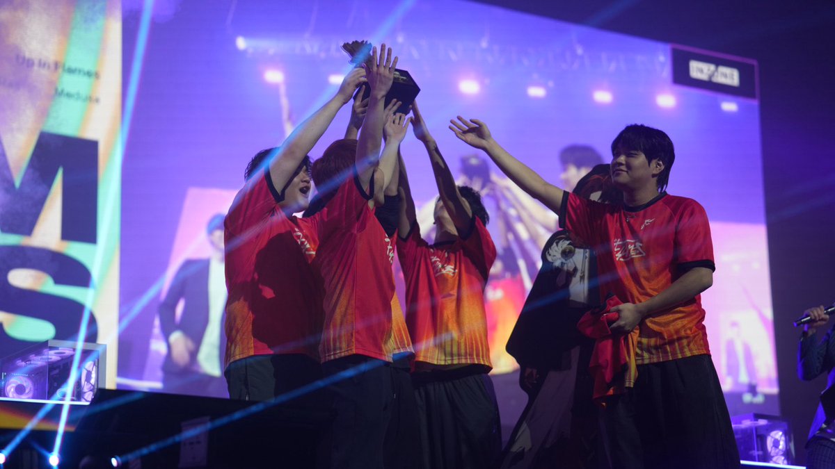 早い者勝ち】VALIEM BOWLNECK ANGRY(M) DEVIL(L） 早い者勝ち】VALIEM