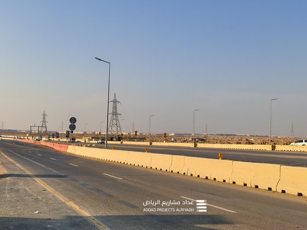 AddadRuh's tweet photo. انطلاق الأعمال في مشروع تطوير طريق الإمام مسلم، بطول 12 كم ويشمل تطوير 4 تقاطعات رئيسية وإنشاء 4 جسور، بهدف رفع الطاقة الاستيعابية للطريق إلى 200 ألف مركبة ويعد أحد مشاريع برنامج تطوير محاور الطرق الدائرية والرئيسية https://t.co/DiEDq12UZ5