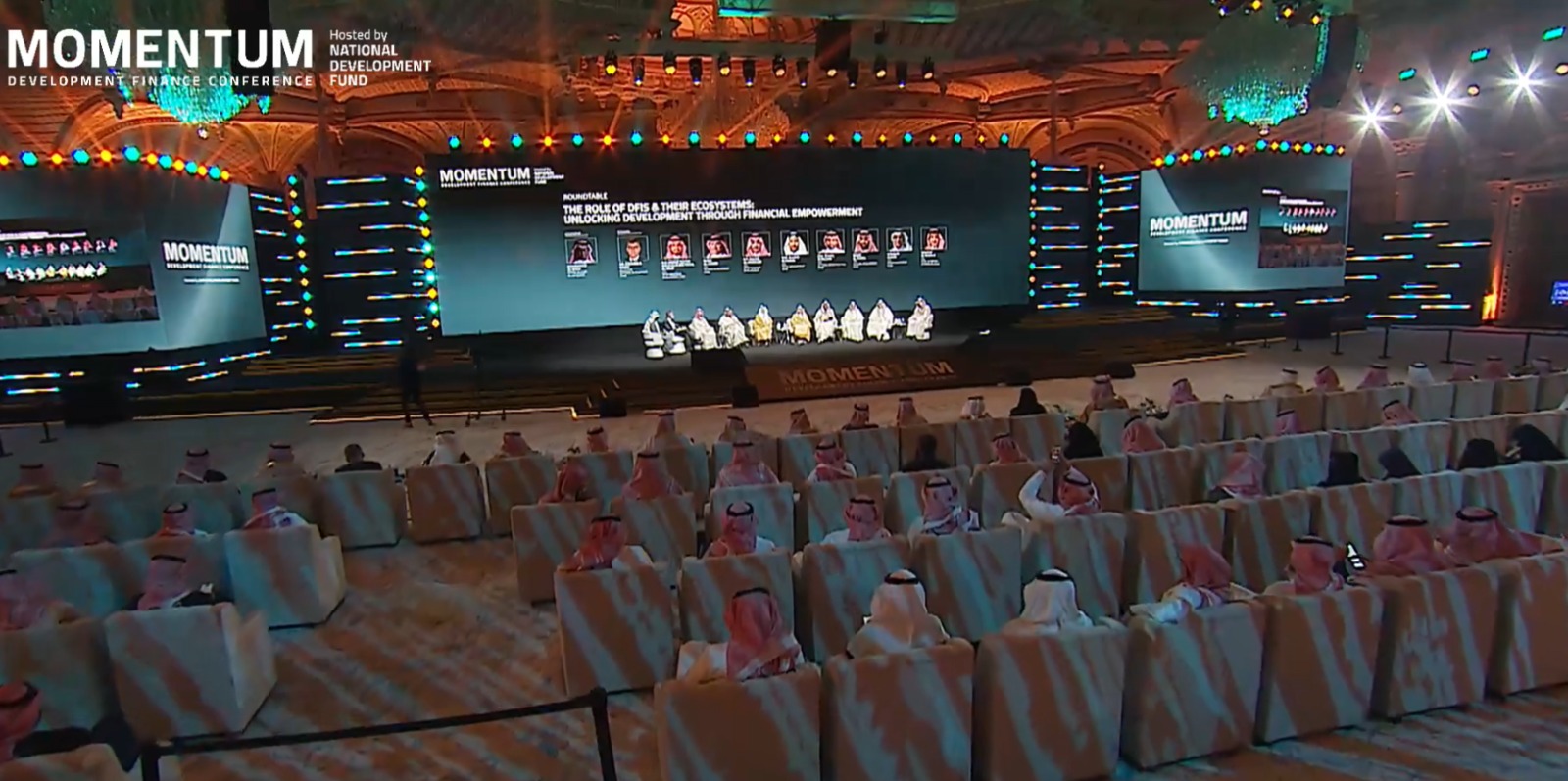 عاجل | الرئيس التنفيذي لصندوق البنية التحتية الوطني إسماعيل السلوم، خلال مؤتمر التمويل التنموي: - نعمل بشكل قريب من وزارة الاتصالات و"هيوماين" لتطوير نماذج تمويلية لبناء البنى التحتية للذكاء الاصطناعي - برنامج كبير بالشراكة مع وزارة الاتصالات وتقنية المعلومات سيعلن قريبا 