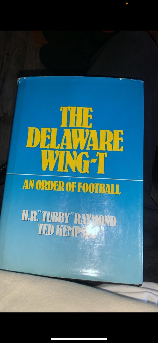 dmesser_25's tweet photo. Most influential schematic books of all time? 

#WingT #SingleWing #RTDB https://t.co/BsHqqgZJVb
