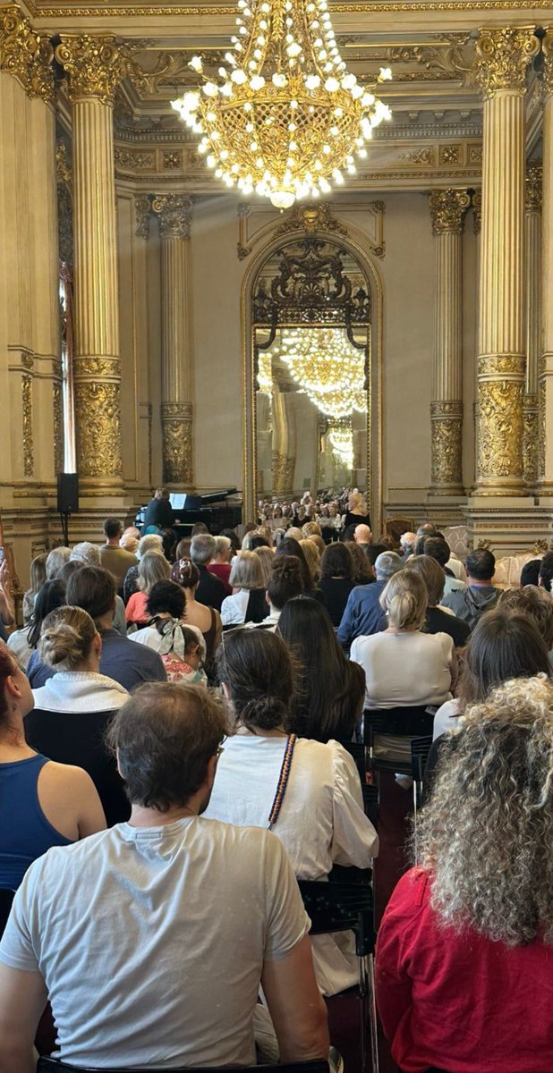 <a href="/sopranodabusti/">Haydee Dabusti</a>  <a href="/TeatroColon/">Teatro Colón</a>  <a href="/OperawireNews/">OperaWire</a> <a href="/Operamania1/">Operamania</a>  <a href="/LadyeMaxwell/">Operafashion®</a>  
 <a href="/libertadpalacio/">Palacio Libertad</a>  <a href="/CulturaNacionAR/">Cultura Nación</a>  #opera #art  #music #concert  #soprano #world