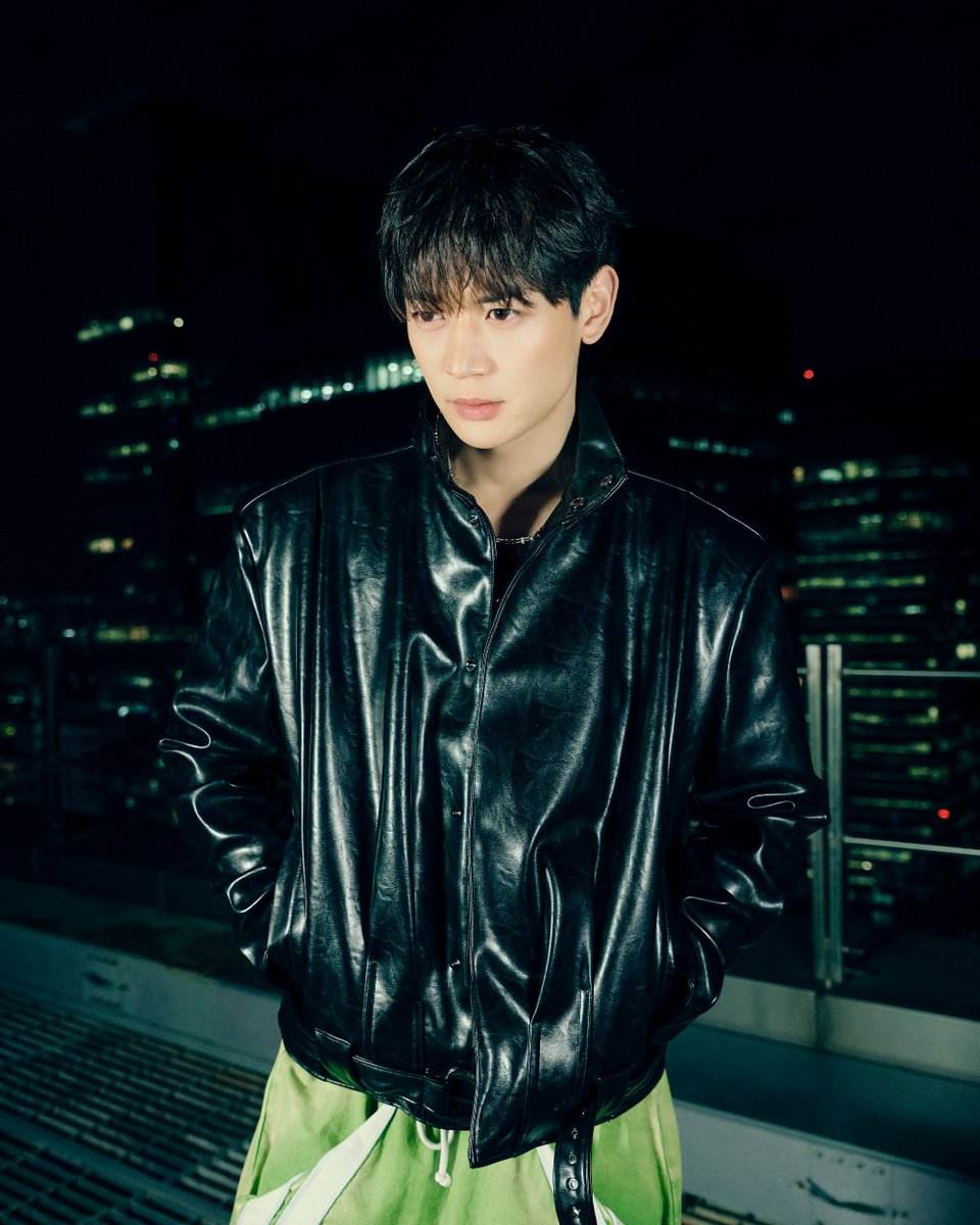 SHINee's tweet image. MINHO 민호 'TEMPO' MV Image

MINHO 민호 The 1st Single 【TEMPO】
➫ 2025.12.15 6PM (KST)

💿Pre-order
MINHO.lnk.to/TEMPO

#MINHO #민호
#TEMPO #MINHO_TEMPO
#SHINee #샤이니