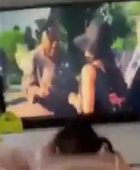 Bro can't even watch TV no more 😭
A thread 🧵 🎥