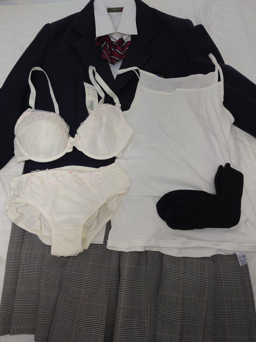 ai__josou's tweet photo. 抜け殻
#女装 #男の娘 https://t.co/dm1Lejjghv