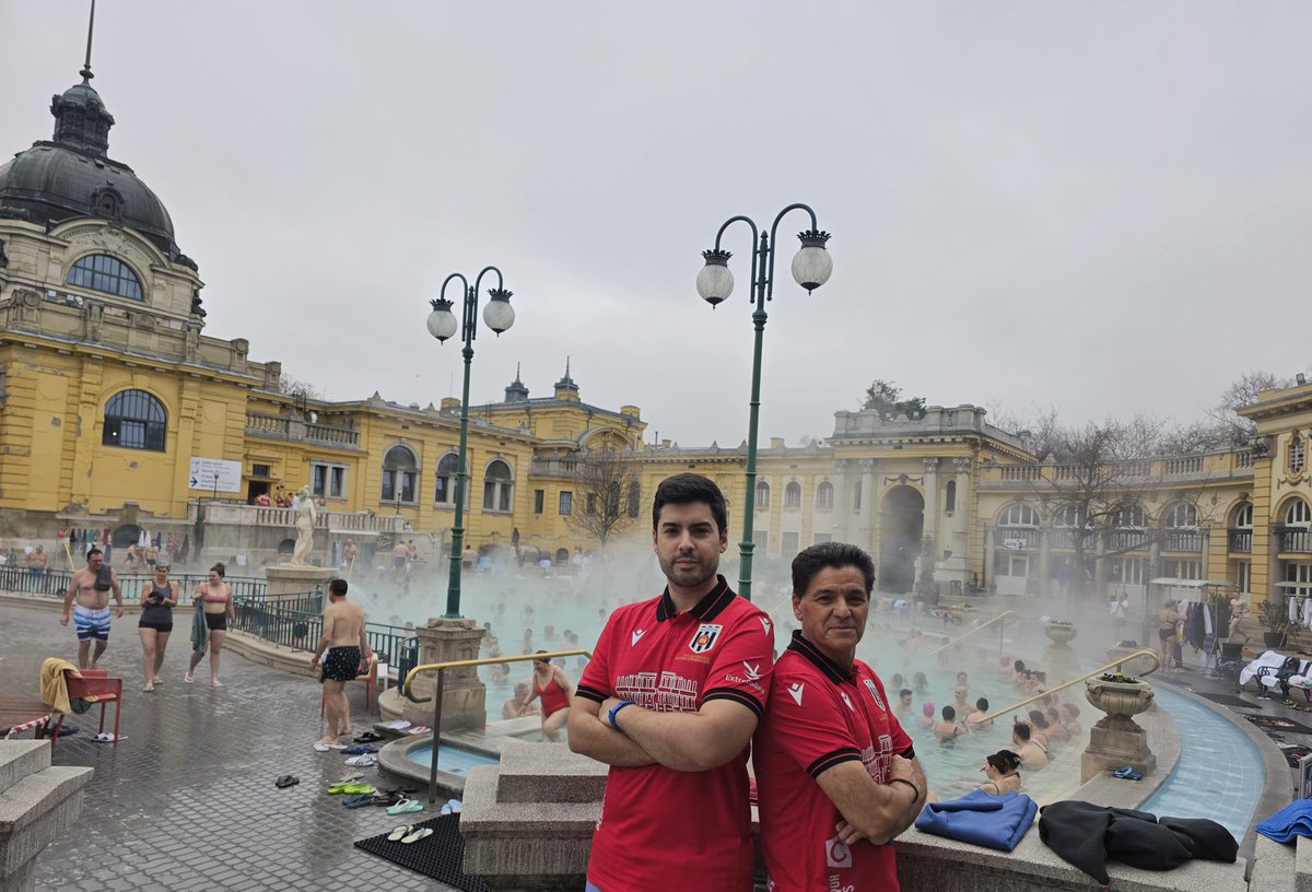 #RomanosPorElMundo: Hoy, Budapest. Hey, <a href="/Merida_AD/">A.D. Mérida</a>! 👋🏻 Decidle a <a href="/adrcsenterics/">Csenterics Adrián</a> si necesita que le llevemos algo 🤣