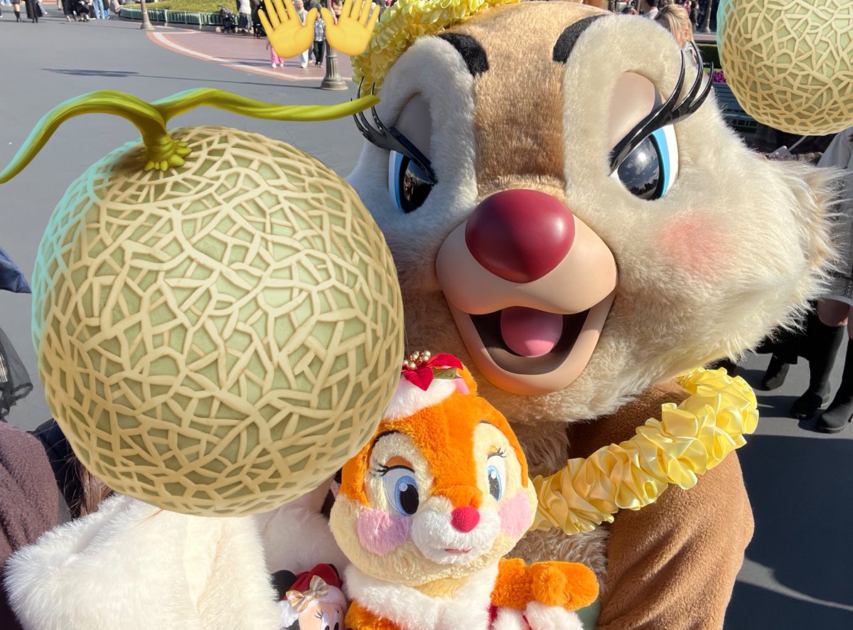 自撮りしたクラリスのお目がキラキラでとても美しいので見て欲しい。。。🥺