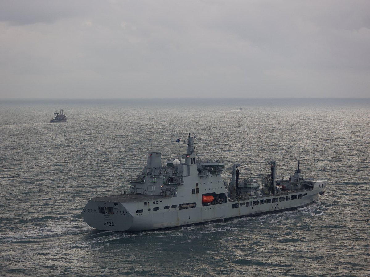 RFATidesurge's tweet image. Last week saw RFA TIDESURGE transiting the Dover Straits on a few occasions shadowing RFN vessels. Imagery provided by our Merlin Mk2 Atlantic Flight Crew
#814NAS #HeloOps #SurgeinTransit
@RoyalNavy @RFAHeadquarters @RNASCuldrose @LadyW_Joanna