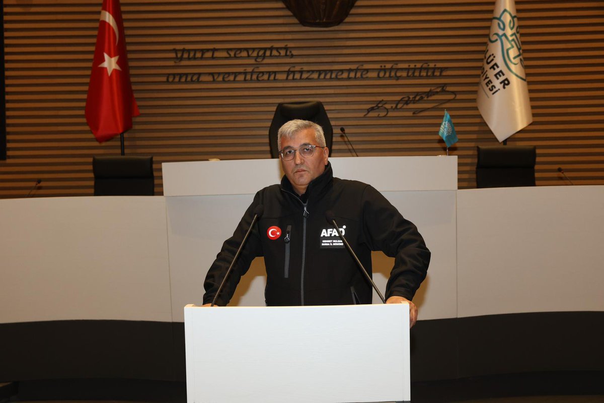 bursaafad's tweet photo. 📍 Nilüfer Belediyesi Gönüllü Arama Kurtarma Ekibi ile bilgilendirme toplantısında bir araya geldik.
​İl Müdürümüz Sn. Mehmet Buldan, ekibin AFAD akreditasyon sürecinin başladığını belirtti. 
@AFADBaskanlik @BursaValiligi @altunsalih @NiluferBel https://t.co/RWWx88NE1r
