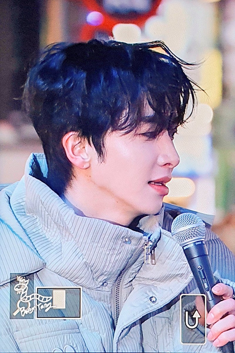 🍑 251211 홍대 버스킹

#UP10TION #업텐션 #XIAO #샤오
#LEEDONGYEOL #이동열