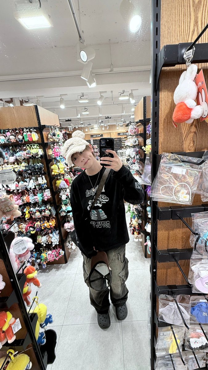 ssingyomi's tweet image. 251211

he seems having a good times ㅋㅎㅋㅎㅋㅎ

#소디엑 #XODIAC #씽 #SING #麥駿昇