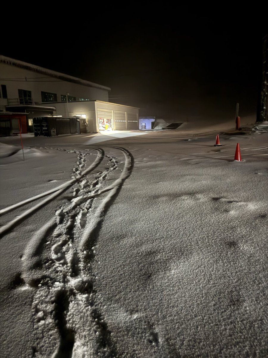 湿度高めですが、そこそこ降ってます❄️