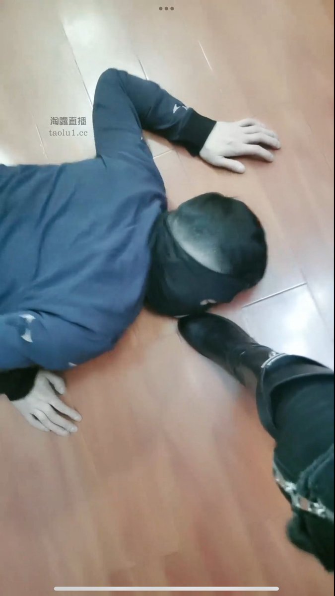 Onlyridingboot's tweet photo. 【文文】骑士靴踩踏 https://t.co/pOJ6wzlV6s