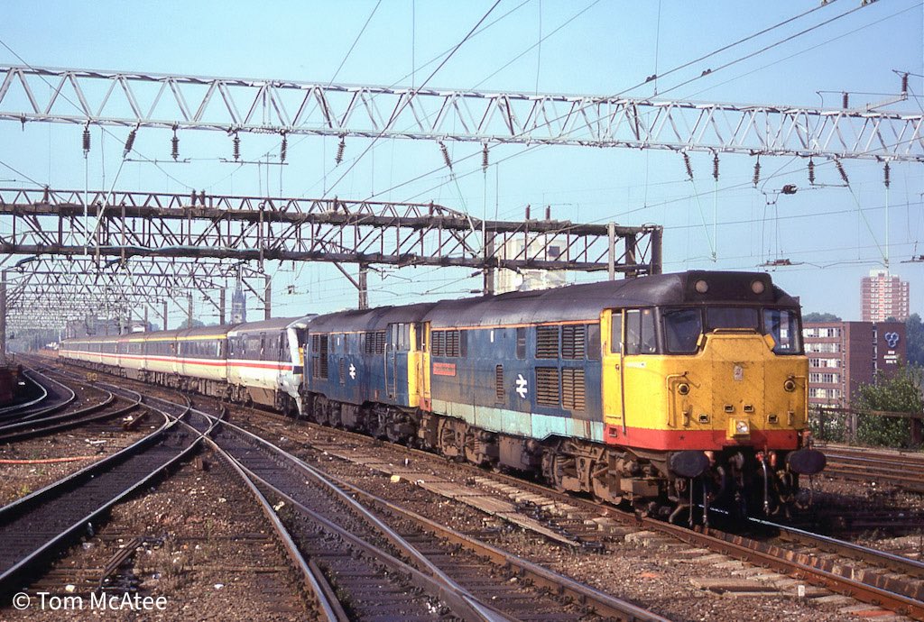 McateeTom's tweet image. 31413 painted at Bescot depot in April 1988, &amp;amp; named 'The Severn Valley Railway' on April 22, 1988 arrives Stockport with one of the many drags out of Man Pic that day. 📸 ☀️

⭐️ 2026 Rail Calendar ➡️🏞️🚂railwayartprintshop.etsy.com/uk/listing/127…

#class31 #britishrail #stockport #railways #trains