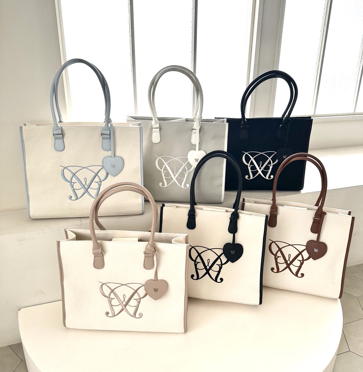 色展開かわいすぎるバッグ見つけた…… 服の系統変わっても一生使える