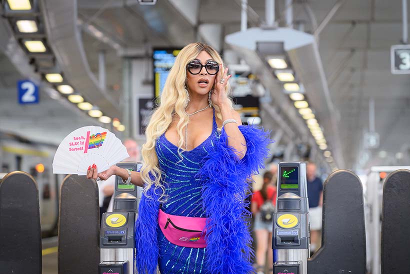 InCommsEdit's tweet image. A smart mix of festive humour &amp;amp; hard-hitting shock tactics helped GTR (Govia Thameslink Railway) capture passenger attention at peak season. @WelcomeToShook's award-winning strategy delivered a 14% reduction in accidents in just two weeks.
Read more: bit.ly/3YfZMIt
#ad