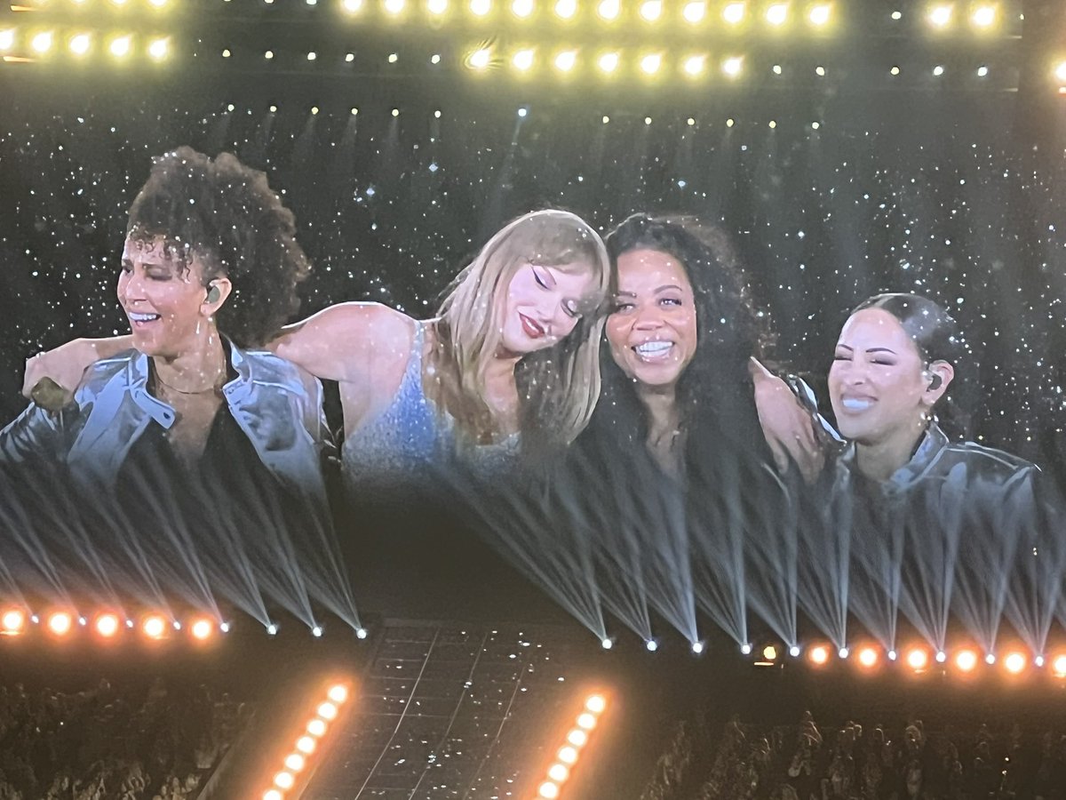 lexs_version's tweet photo. hey besties (@DisneyPlus)!! I would do just about anything for an #TheEndofanEra PR box! I’ve been a huge swiftie since 2006 and this would be such a dream come true!! 🩵

2009                                        2024
Fearless Tour                        Eras Tour https://t.co/1sfpgDH4GR