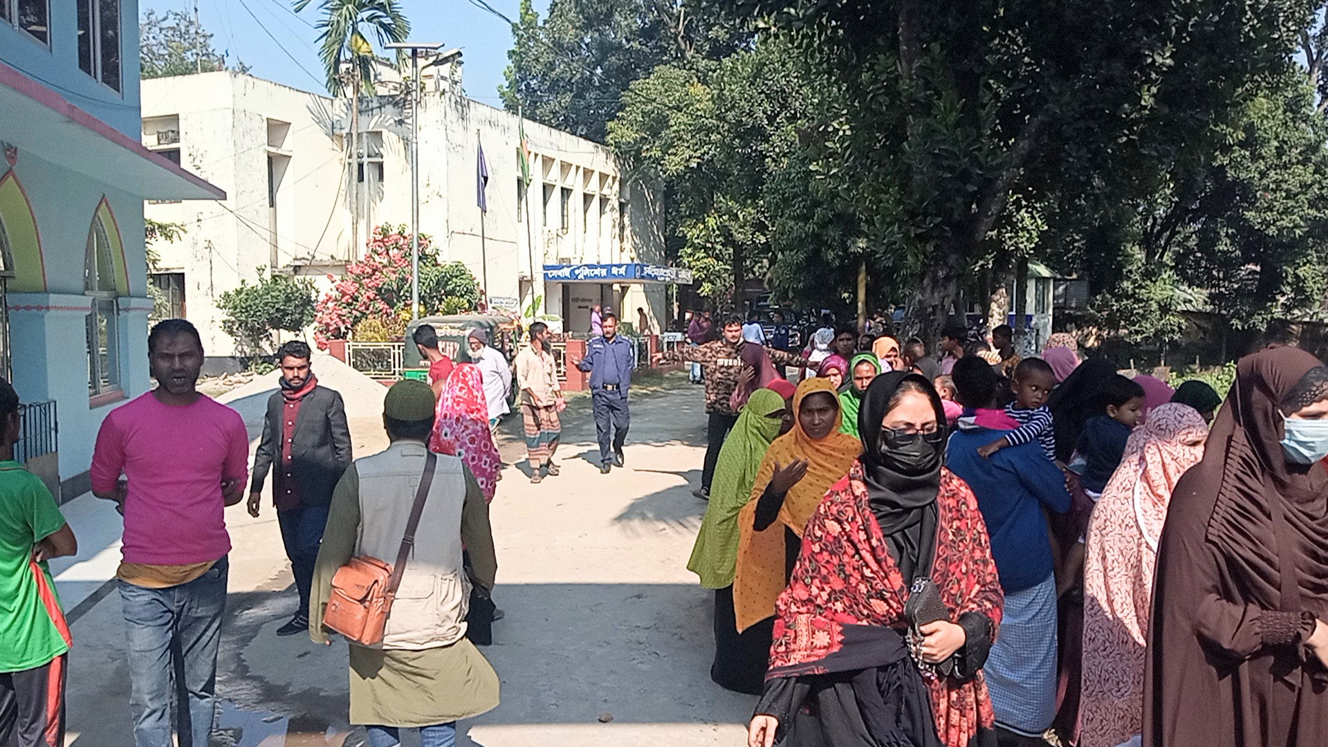 গ্রিল কেটে প্রবেশ করে দুর্বৃত্ত: সরিষাবাড়ীতে র‍্যাব সদস্যের স্ত্রীকে শ্বাসরোধ করে হত্যা