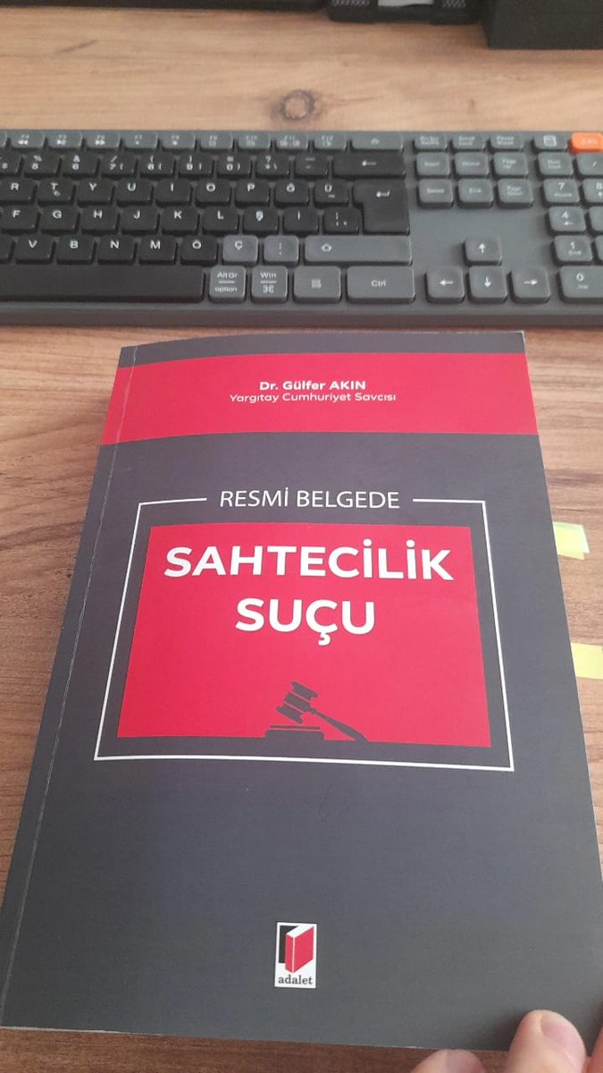 bthnaydgan's tweet photo. Kitap Tavsiyeleri-1

Resmi Belgede Sahtecilik Suçu/Dr. Gülfer AKIN

Resmi Belgede sahtecilik suçuna ilişkin suçun tüm unsurları gerekli olduğu ölçüde incelenmiş ve açıklanmış.

Doktrin tartışmaları sınırlı tutulmuş, konu özelinde oldukça yeterli. Piyasadaki aynı konuya ilişkin diğer kitaplara nazaran tercih olunur.

#avukat #hukuk #ankara #ceza #af #kitaptavsiyesi @adaletyayinevi