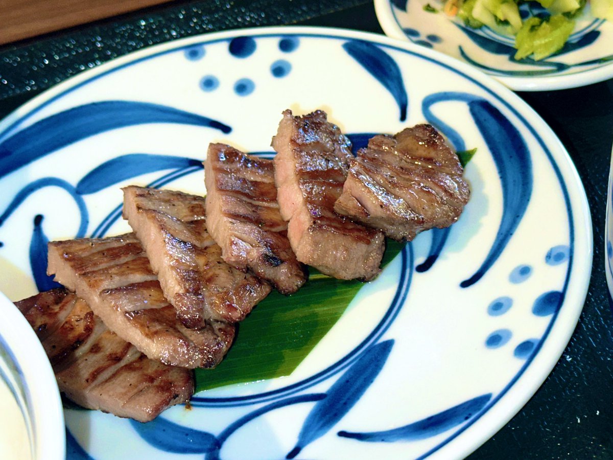 そうだっっ今日のお昼、運営さんに朝のお詫びで 牛タン❤︎ ご馳走して