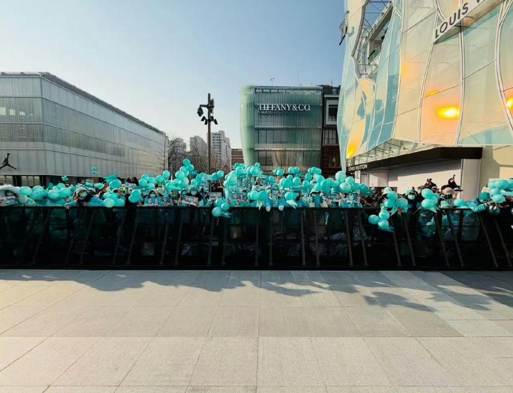 The Xin blue ocean is so beautiful. See you at the next Suzhou concert💙<a href="/XinLiulyx0420/">XIN LIU 刘雨昕</a> <a href="/dior/">Dior</a>

XIN Liu x Dior Beijing Opening Event 

#XinLiuDiorGlobalAmbassador #XINxDior #XINLiu #LiuYuxin