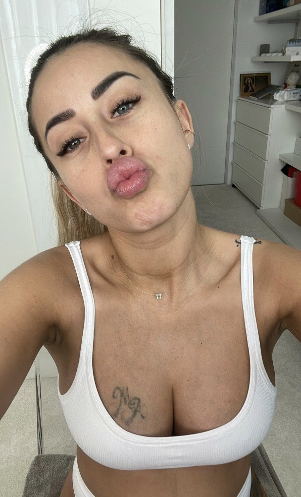 😘 

BuyingContent SellingContent Fetish FootWorship Heels EuroQueen Customs Femdom Findom Cashmeets Realtime Calls Cei Gfe DickRates Joi Premades Sexting Sessions HumpDay