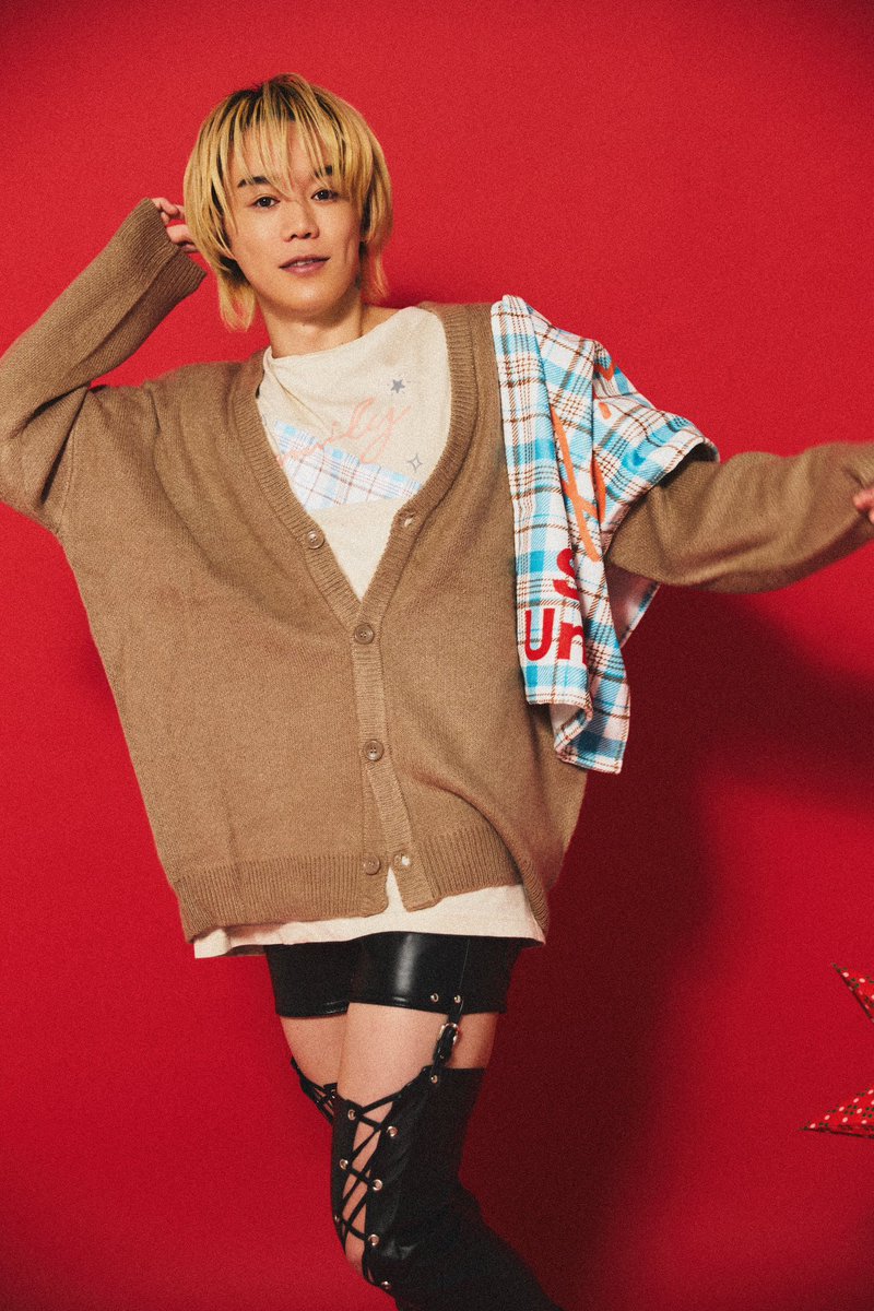 ファンクラブLiveでグッズ販売します🎉 SHIROSEセットを買うと2