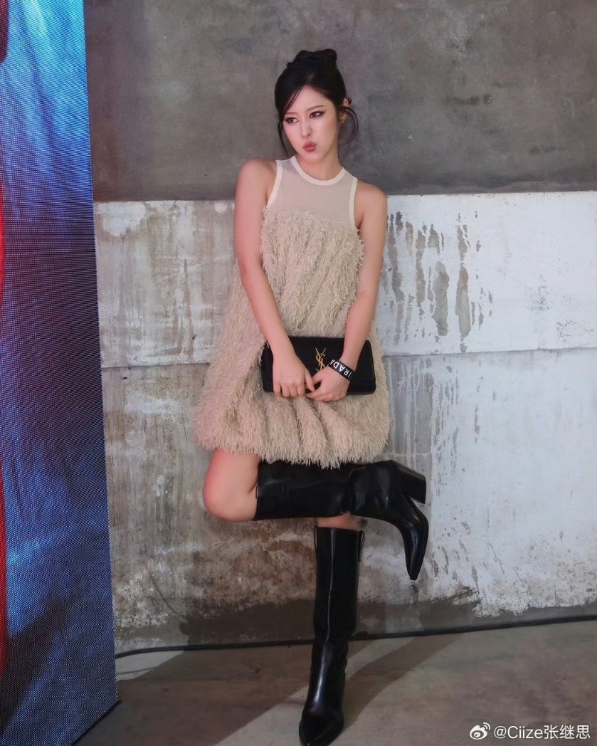 ciizezip's tweet image. 111225 🎞(😜) ​​​

🔗 weibo.com/7929832479/524…

#ciizezphr #CiizeRutricha