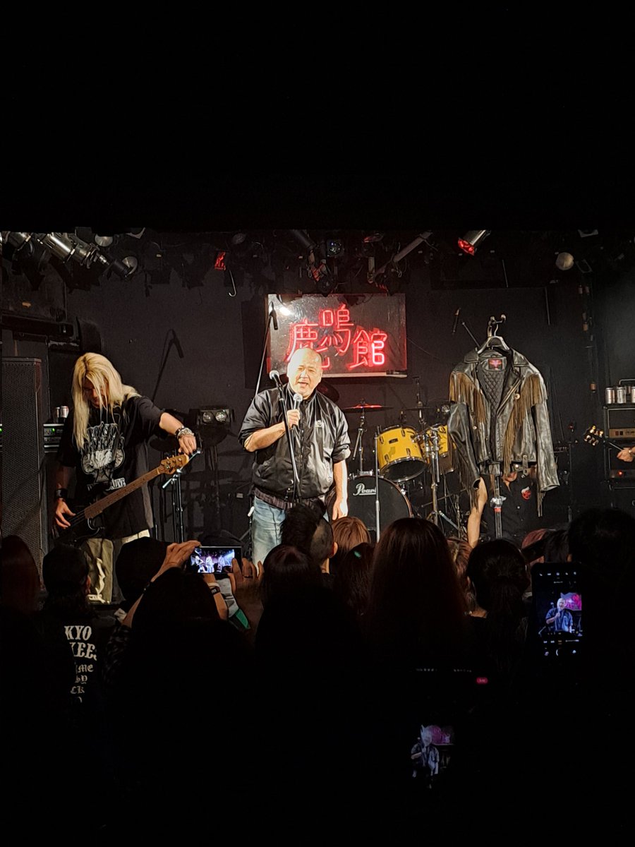 ラストは東京ヤンキース！
｢Do THE DIRTY｣と｢Overdoing｣が聴き始めだったから今日のセットリストは最高でした✨
意図ある選曲なのかと思いますがGHOSTRIDERとかJOKERって普段からやってるのかしら！？
ボーカル全然聞こえなくても当時の歌声が脳内で再生されていました！
やっぱりEXTASYでしょ！