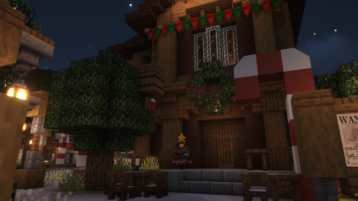 🎄☃️ Spawn has been wonderfully covered in decorations to get everyone into the holiday spirit! ✨🎅

Keep an eye out Saturday at 9pm BST/4pm EST for anyone streaming our lil holiday event and maybe some lore after ^^
#PandoraSMP #MinecraftSMP